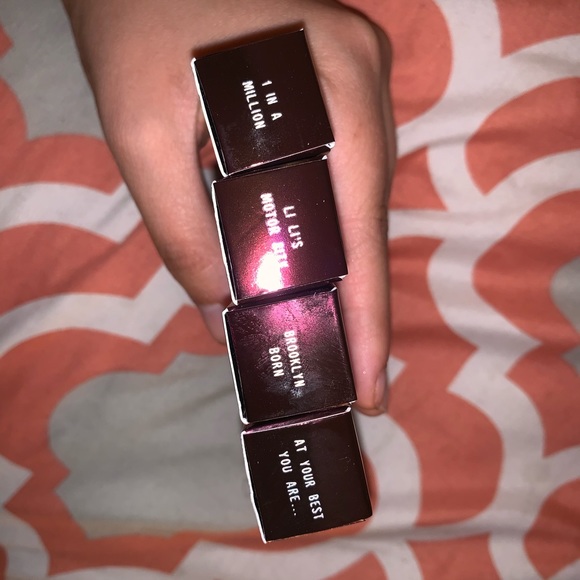 Aaliyah MAC Collection 💄 - Picture 6 of 8